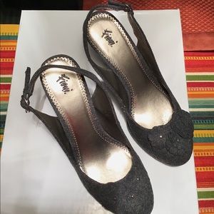 Fioni charcoal gray slingback heels, size 8.5